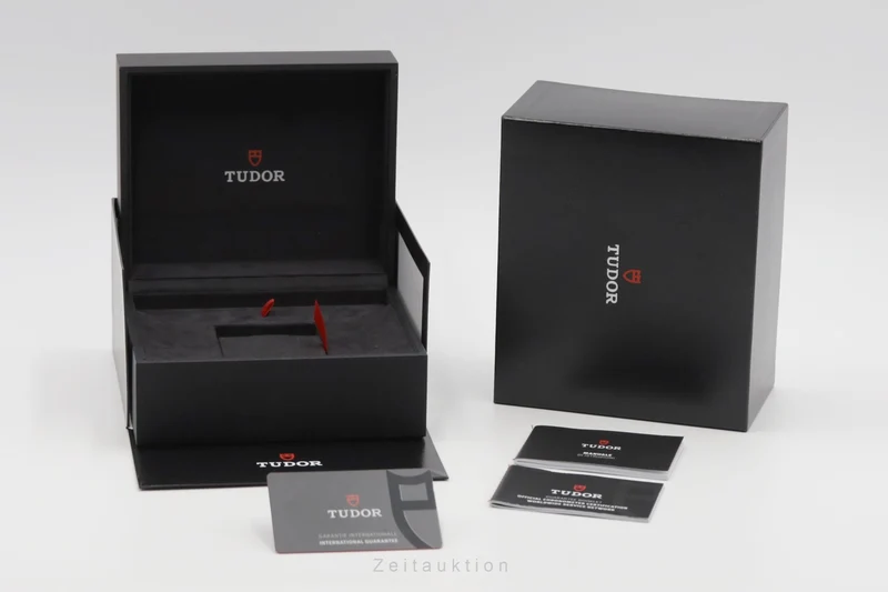 Tudor Black Bay steel automatic men's watch 79030B LP: 4150EUR [2503949]