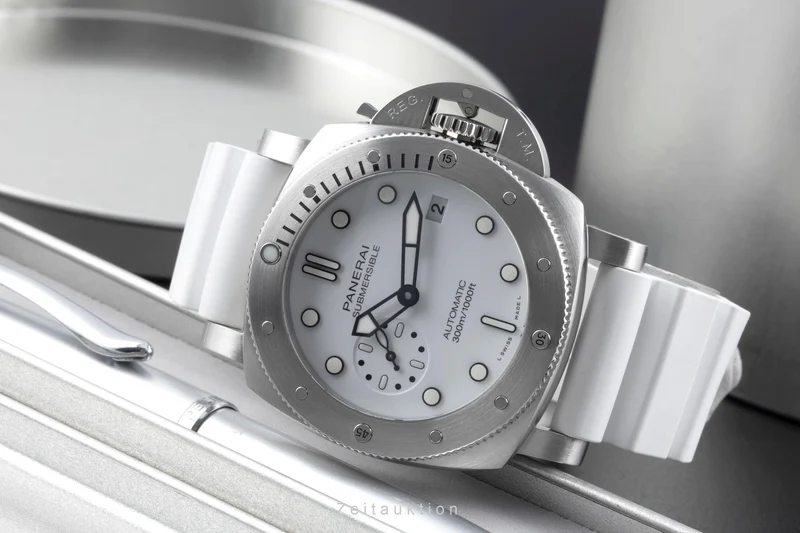 Panerai Submersible steel automatic men's watch PAM01223 LP: 9900EUR [2601652]