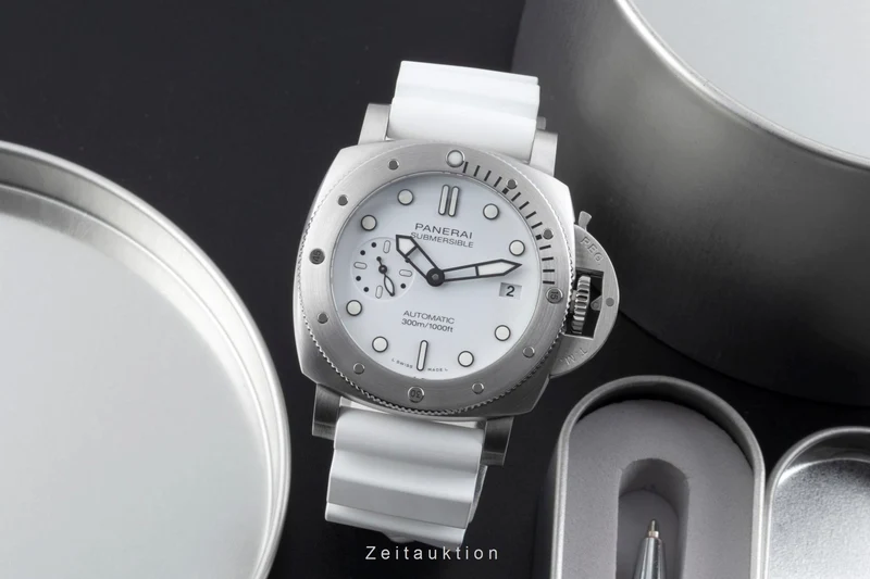 Panerai Submersible steel automatic men's watch PAM01223 LP: 9900EUR [2601652]