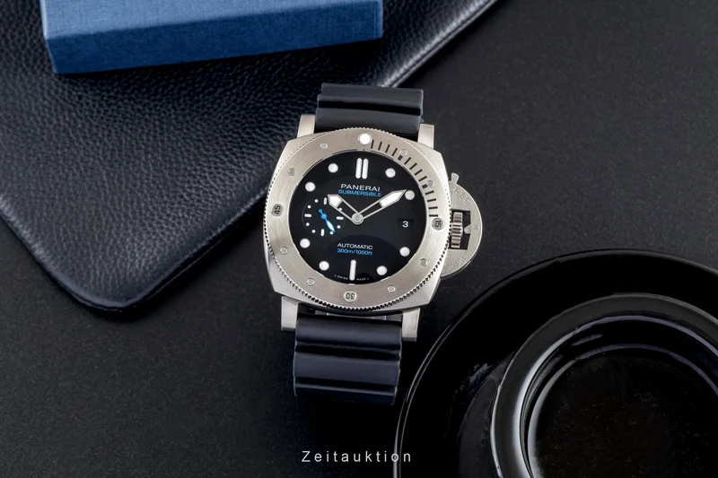 Panerai Submersible titanium automatic men's watch PAM01305 LP: 10900EUR [2504205]
