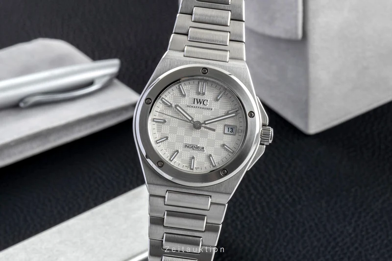 IWC Ingenieur steel automatic men's watch IW328902 LP: 12900EUR [2601275]
