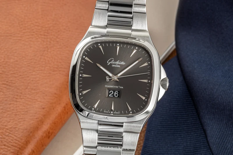Glashütte Seventies steel automatic men's watch 2-39-47-12-12-14 LP: 10800EUR [2301432]