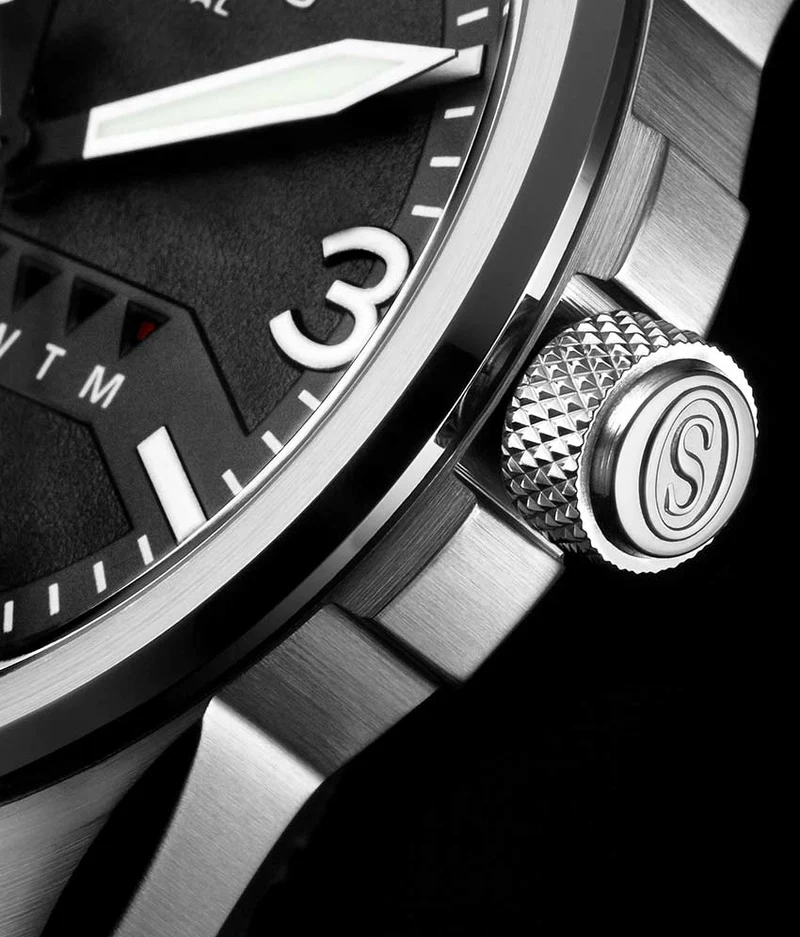 Aviator 447 Quartz 44mm