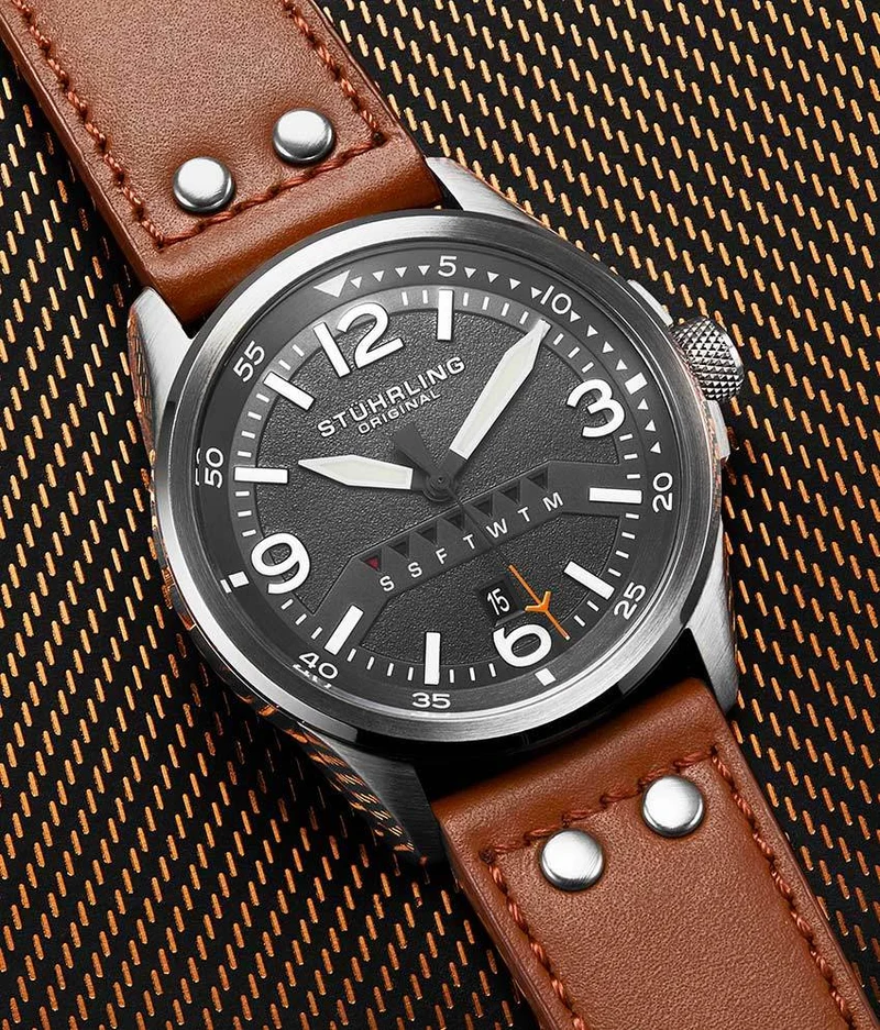 Aviator 447 Quartz 44mm