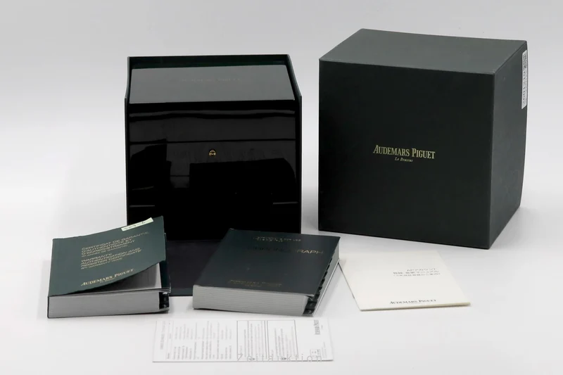Audemars Piguet Royal Oak ceramic / titanium automatic men's watch 26405CE.OOA002CA.01 LP: 54400EUR [2601219]