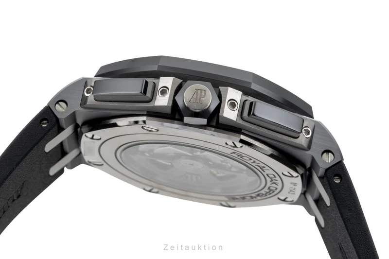 Audemars Piguet Royal Oak ceramic / titanium automatic men's watch 26405CE.OOA002CA.01 LP: 54400EUR [2601219]