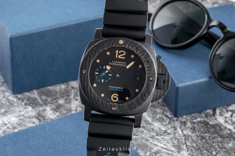 Panerai Submersible carbon automatic men's watch PAM00616 LP: 19500EUR [2601125]