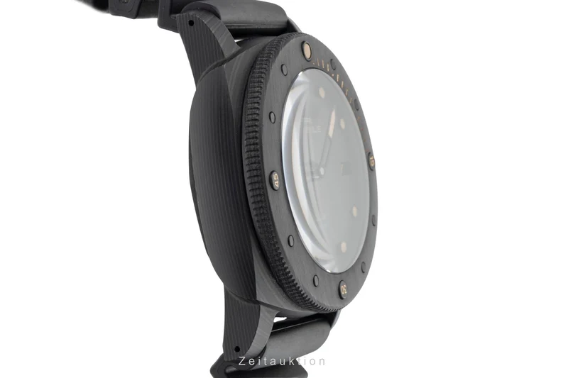 Panerai Submersible carbon automatic men's watch PAM00616 LP: 19500EUR [2601125]