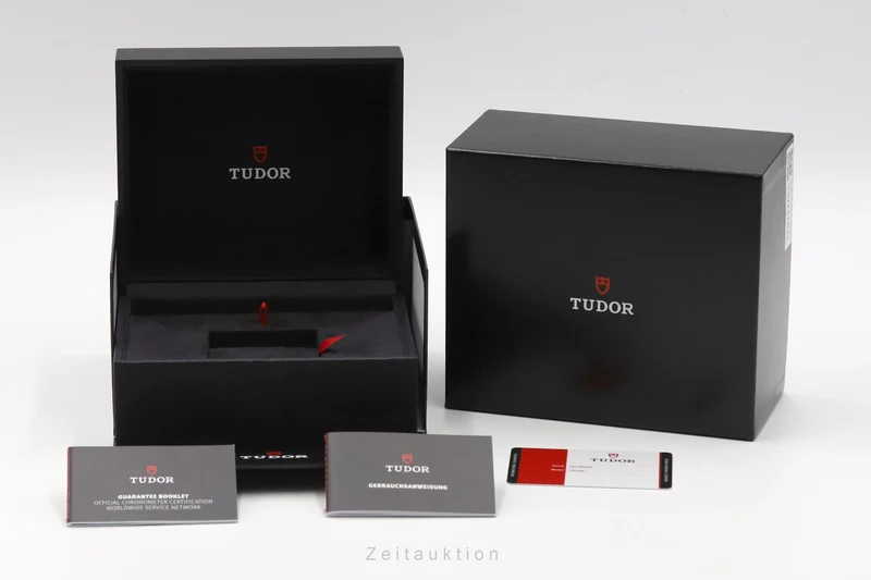 Tudor Black Bay steel automatic men's watch 70150 [2601085]
