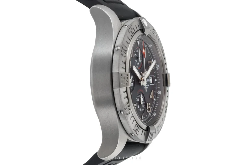 Breitling Avenger chronograph titanium automatic men's watch E1338310/M534 [2600274]