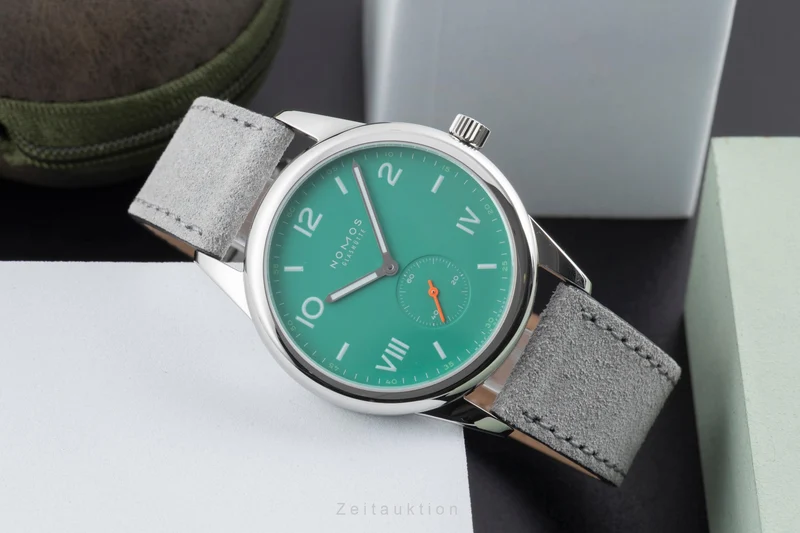 Nomos Club steel manual winding men's watch 726 LP: 1480EUR [2600810]