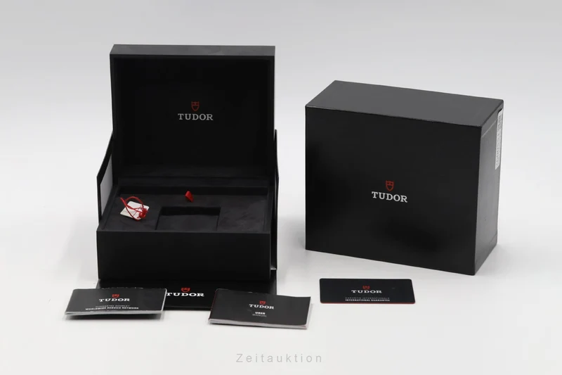 Tudor Black Bay steel automatic men's watch M79470-0002 LP: 4200EUR [2600551]