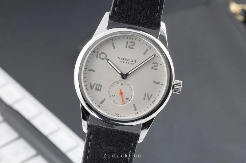 Nomos Club steel manual winding men's watch 735 LP: 1480EUR [2600809]