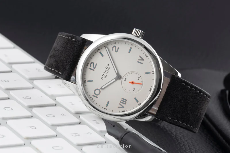 Nomos Club steel manual winding men's watch 735 LP: 1480EUR [2600809]
