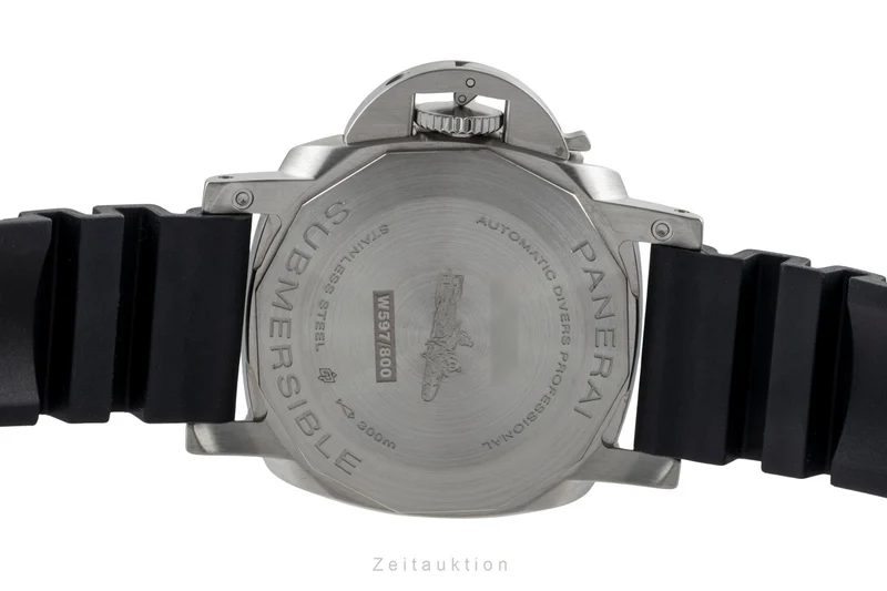 Panerai Submersible steel automatic men's watch PAM00973 LP: 9700EUR [2600358]