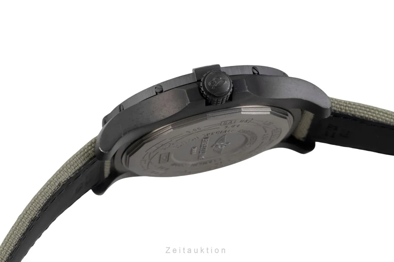 Breitling Avenger Blackbird 44 titanium automatic men's watch V1731110/BD74 [2600201]