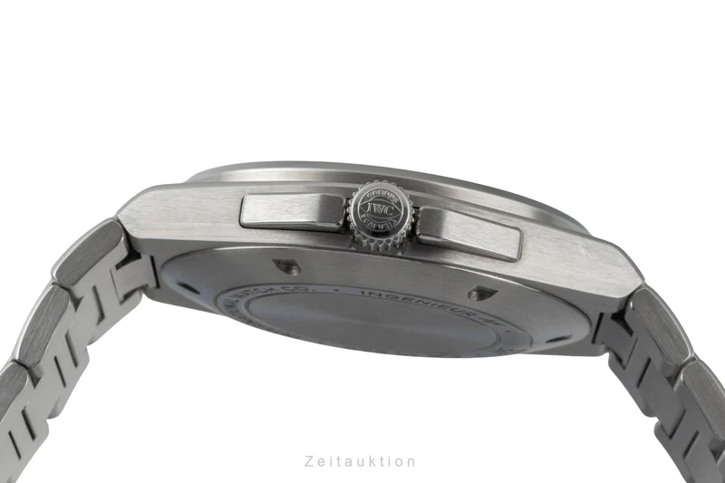 IWC Ingenieur steel automatic men's watch IW328903 LP: 12900EUR [2600902]
