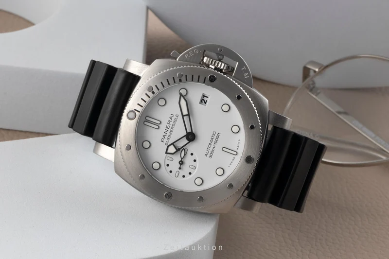 Panerai Submersible steel automatic men's watch PAM01223 LP: 9900EUR [2600430]