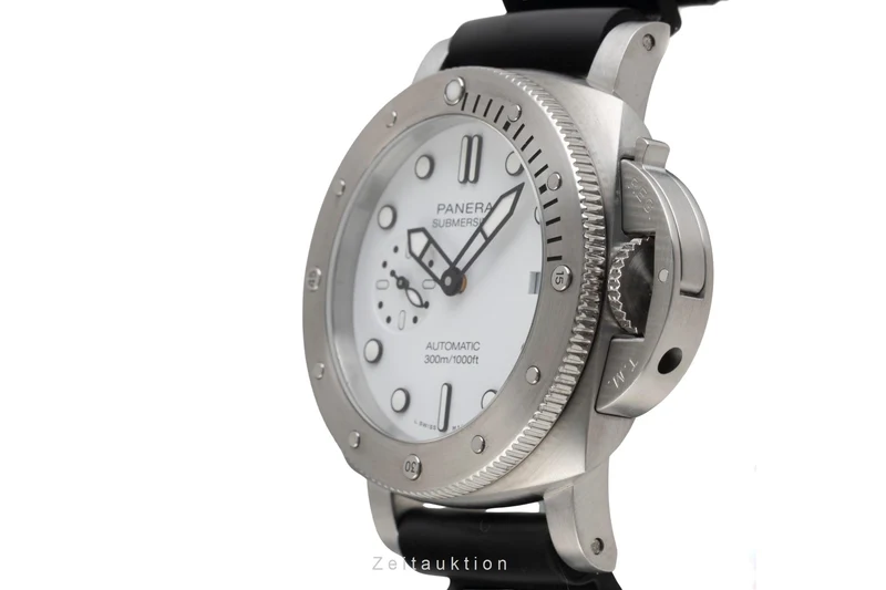 Panerai Submersible steel automatic men's watch PAM01223 LP: 9900EUR [2600430]