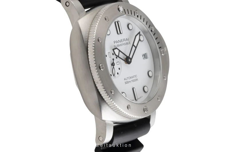 Panerai Submersible steel automatic men's watch PAM01223 LP: 9900EUR [2600430]