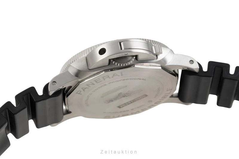 Panerai Submersible steel automatic men's watch PAM01223 LP: 9900EUR [2600430]