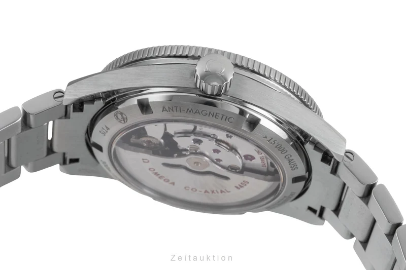 Omega Seamaster titanium automatic men's watch 233.90.41.21.03.001 LP: 7700EUR [2600325]