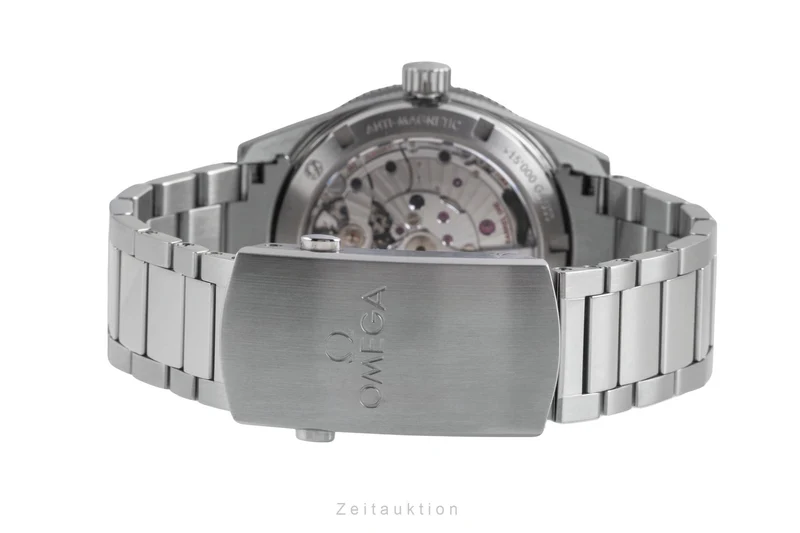 Omega Seamaster titanium automatic men's watch 233.90.41.21.03.001 LP: 7700EUR [2600325]