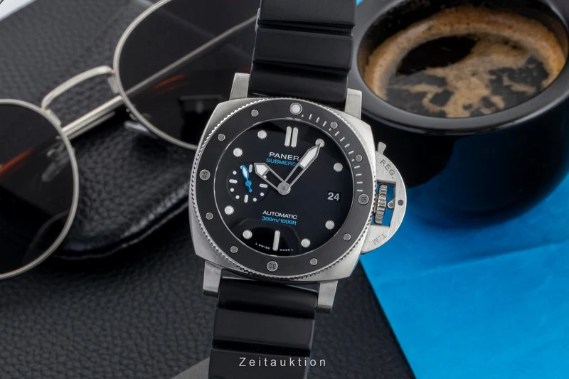 Panerai Submersible steel automatic men's watch PAM00683 LP: 9700EUR [2600405]