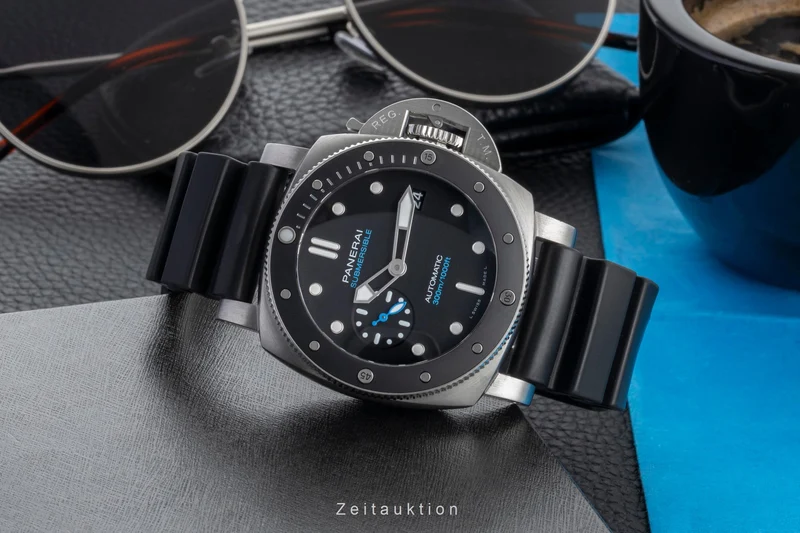 Panerai Submersible steel automatic men's watch PAM00683 LP: 9700EUR [2600405]