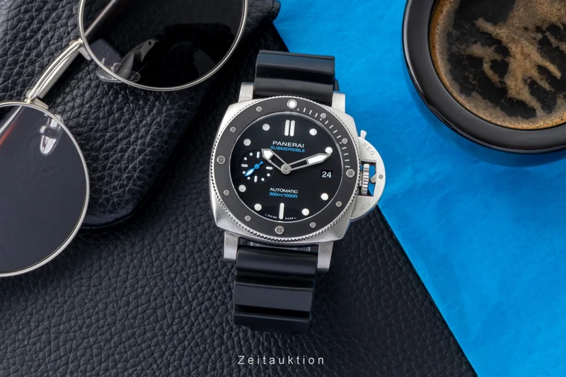 Panerai Submersible steel automatic men's watch PAM00683 LP: 9700EUR [2600405]