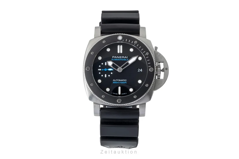 Panerai Submersible steel automatic men's watch PAM00683 LP: 9700EUR [2600405]