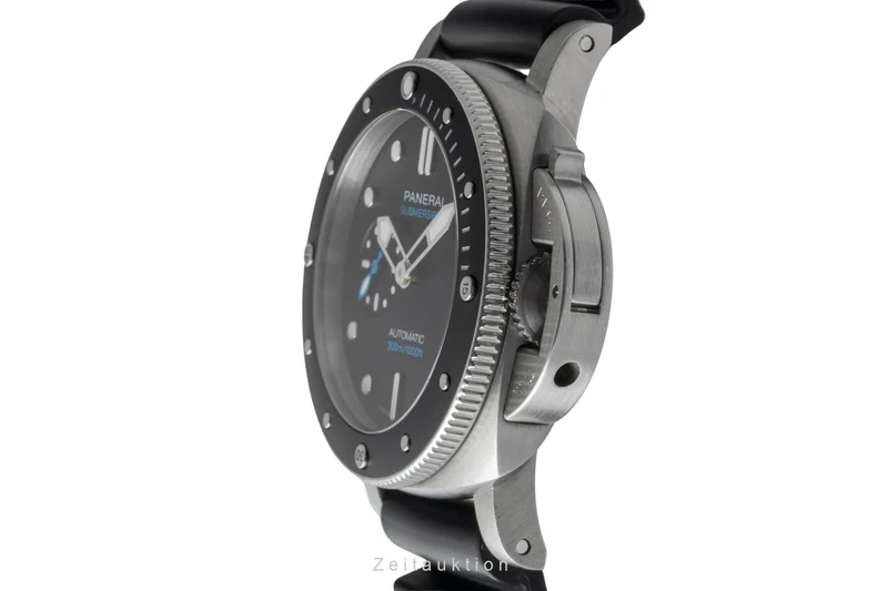 Panerai Submersible steel automatic men's watch PAM00683 LP: 9700EUR [2600405]