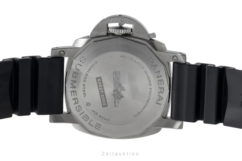 Panerai Submersible steel automatic men's watch PAM00683 LP: 9700EUR [2600405]