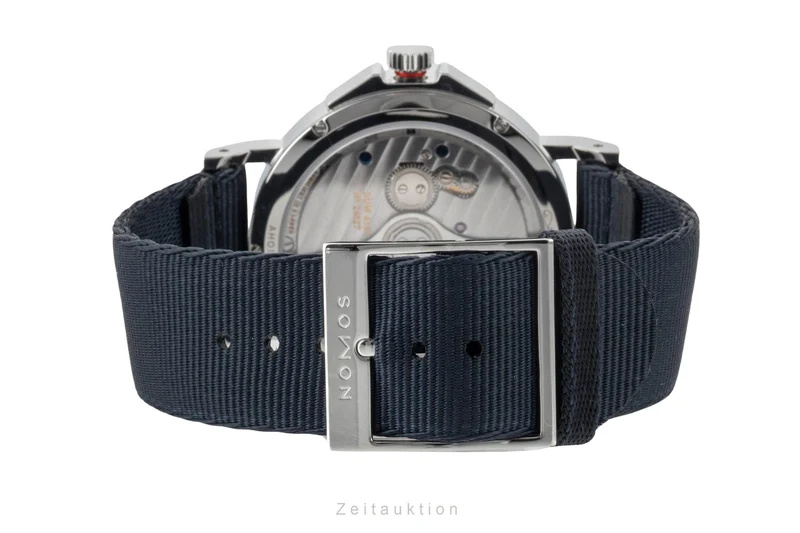 Nomos Ahoi steel automatic men's watch 526 LP: 4020EUR [2600819]