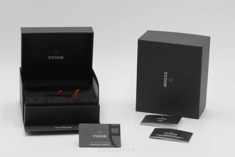 Tudor Black Bay steel automatic men's watch 79000N LP: 3970EUR [2507492]