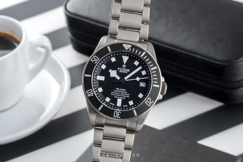 Tudor Pelagos titanium automatic men's watch 25600T LP: 5360EUR [2600309]