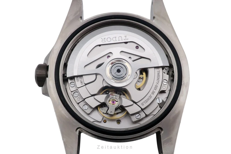 Tudor Pelagos titanium automatic men's watch 25600T LP: 5360EUR [2600309]