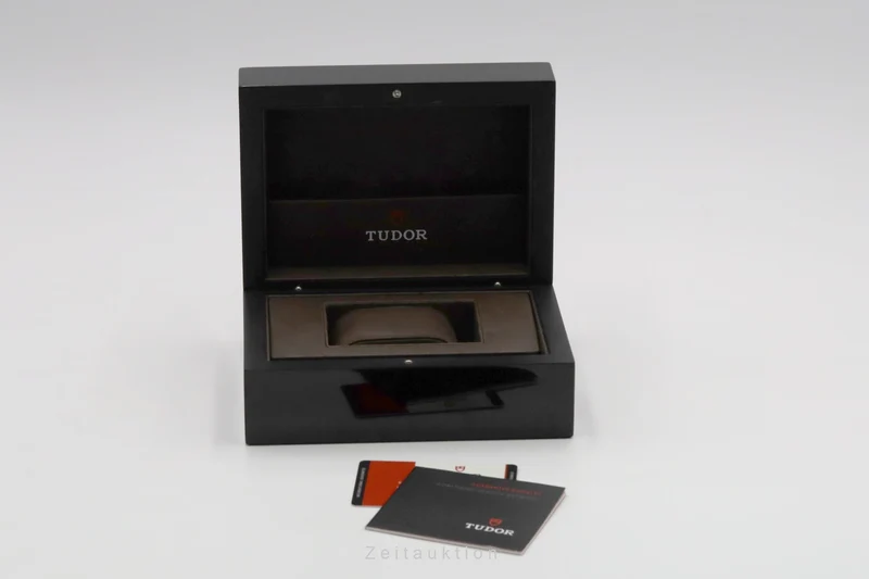 Tudor Black Bay steel automatic men's watch 79220B [2600604]
