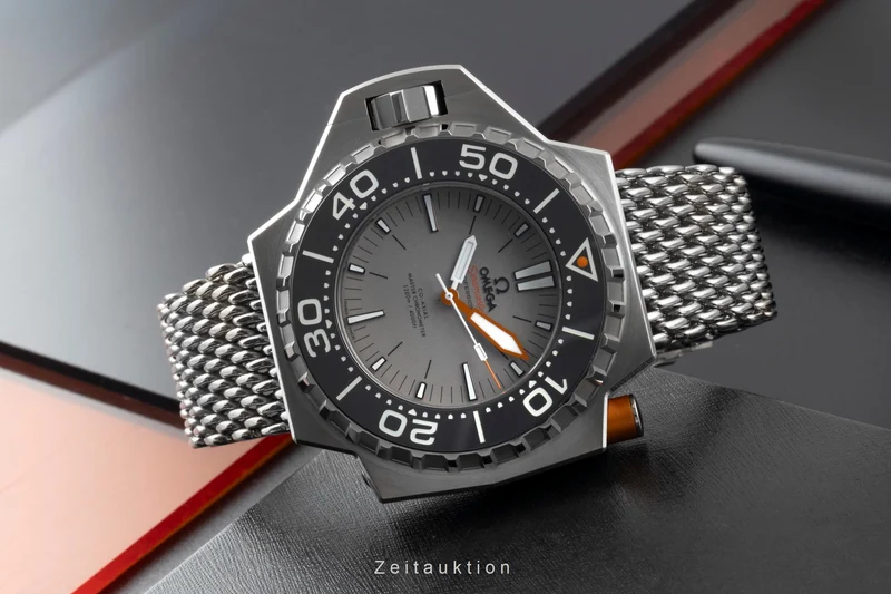 Omega Seamaster titanium automatic men's watch 227.90.55.21.99.001 [2600049]