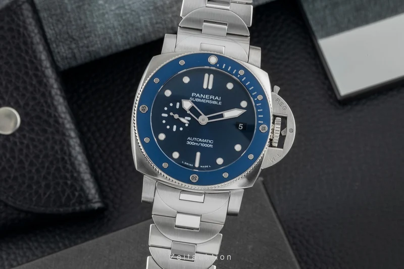 Panerai Submersible steel automatic men's watch PAM02068 LP: 11900EUR [2507476]