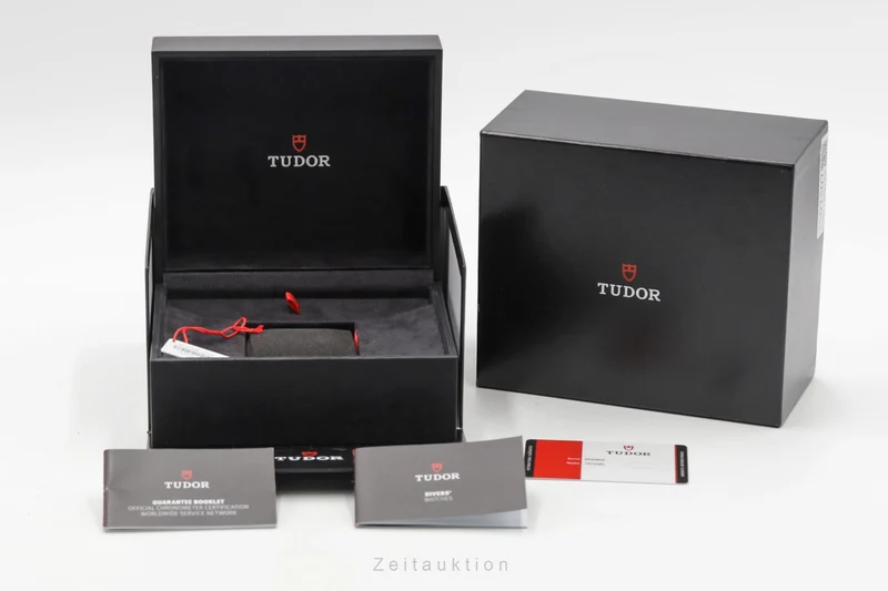 Tudor Black Bay steel / gold automatic men's watch 79733N-0008 LP: 7040EUR [2507507]