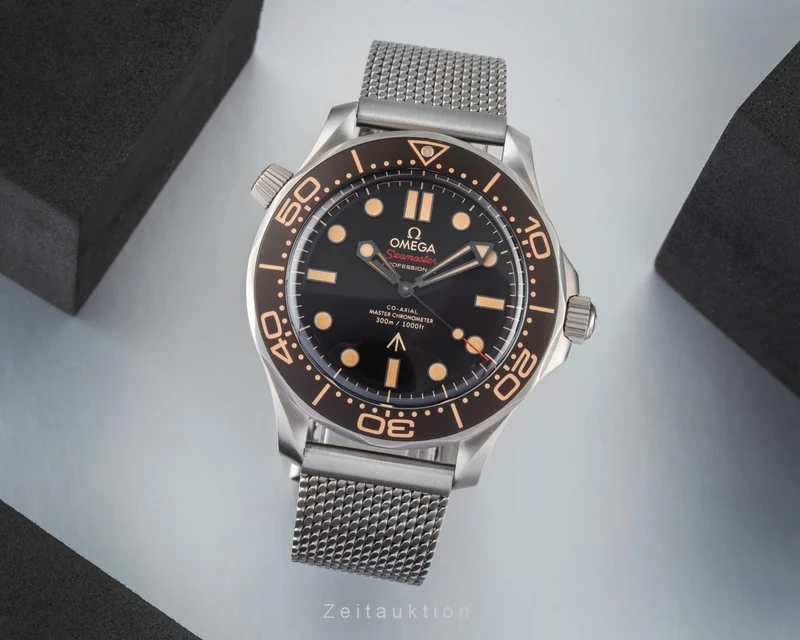 Omega Seamaster titanium automatic men's watch 210.90.42.20.01.001 LP: 10900EUR [2600559]