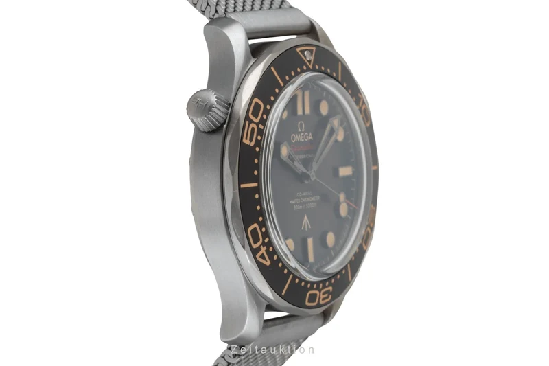 Omega Seamaster titanium automatic men's watch 210.90.42.20.01.001 LP: 10900EUR [2600559]