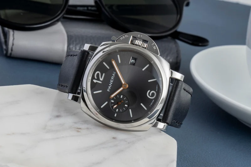 Panerai Luminor steel automatic men's watch PAM01247 LP: 7000EUR [2600296]