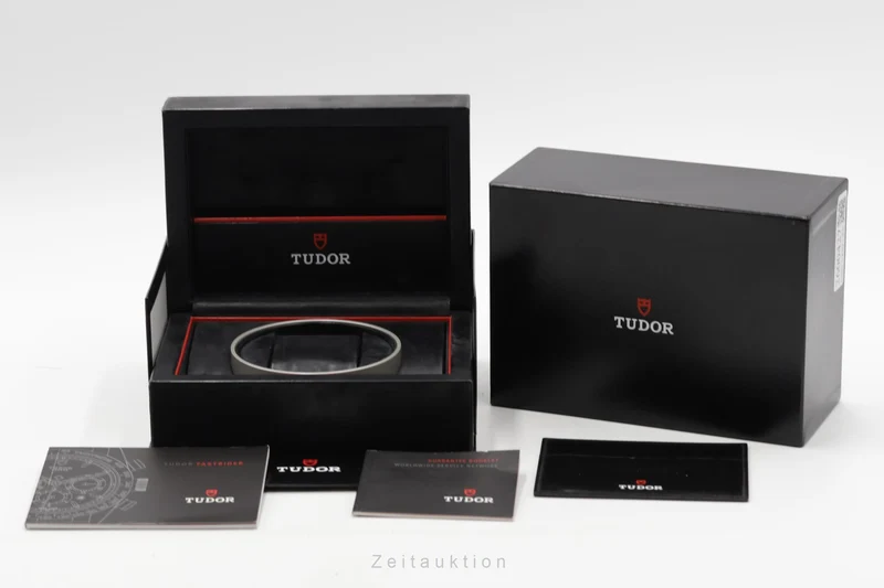 Tudor Black Shield chronograph ceramic / steel automatic men's watch 42000C [2600427]