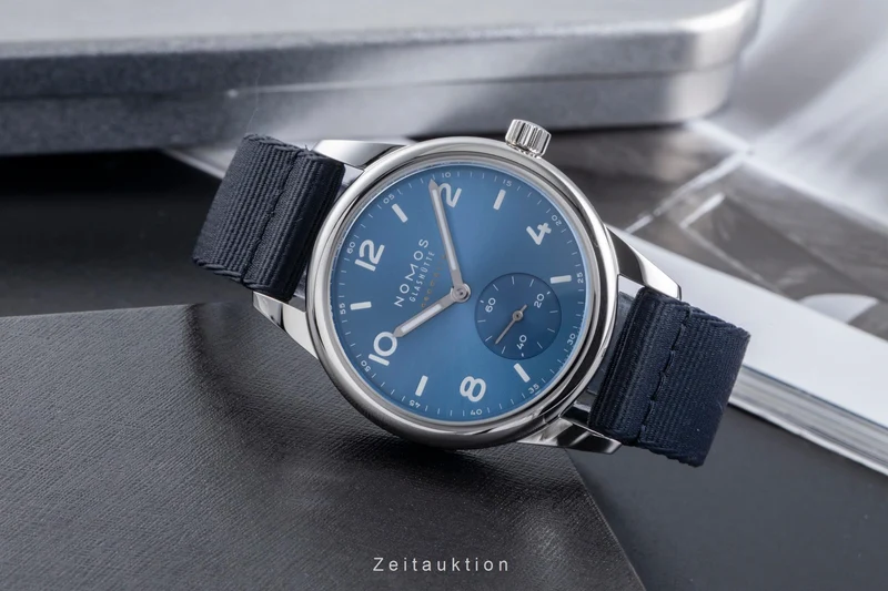 Nomos Club steel automatic men's watch 750 LP: 3100EUR [2600400]
