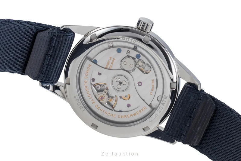 Nomos Club steel automatic men's watch 750 LP: 3100EUR [2600400]