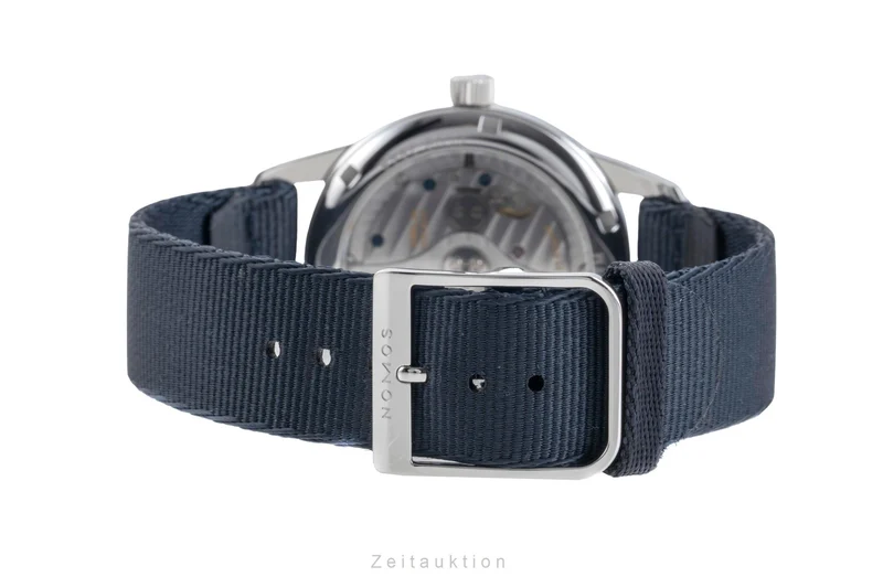 Nomos Club steel automatic men's watch 750 LP: 3100EUR [2600400]
