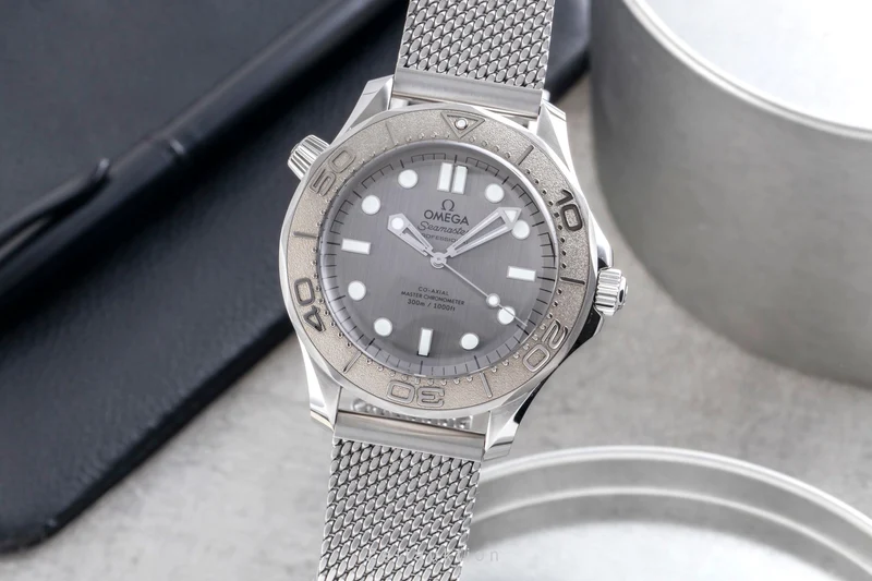 Omega Seamaster steel / titanium automatic men's watch 210.30.42.20.06.002 [2507484]