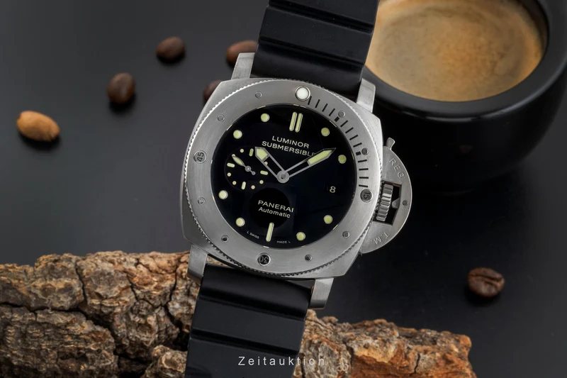 Panerai Submersible titanium automatic men's watch PAM00305 LP: 10900EUR [2505611]
